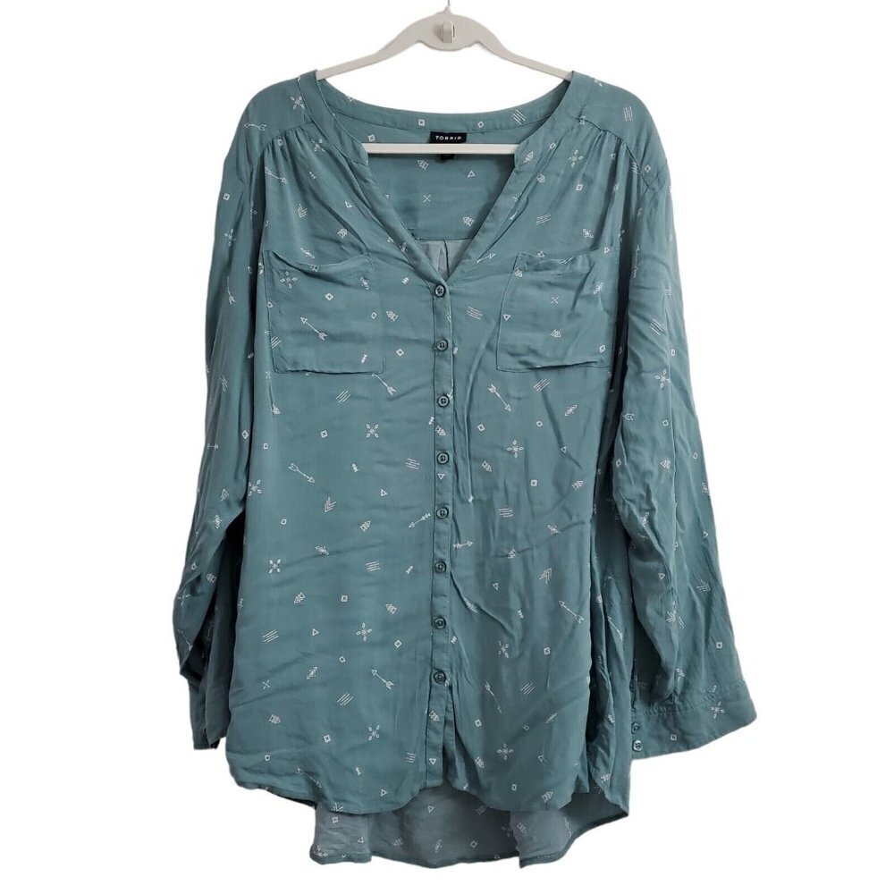 Torrid Top 3X Teal Blue Arrow Button Front Classic Fit Shirt‎ Pockets Collared